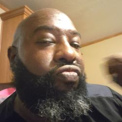 Right Touch - Beard trim, shape up
