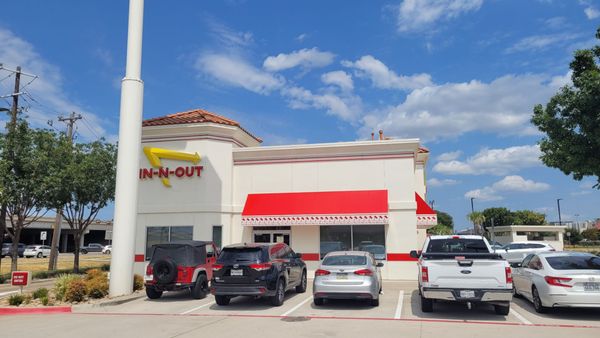 In-N-Out Burger by null