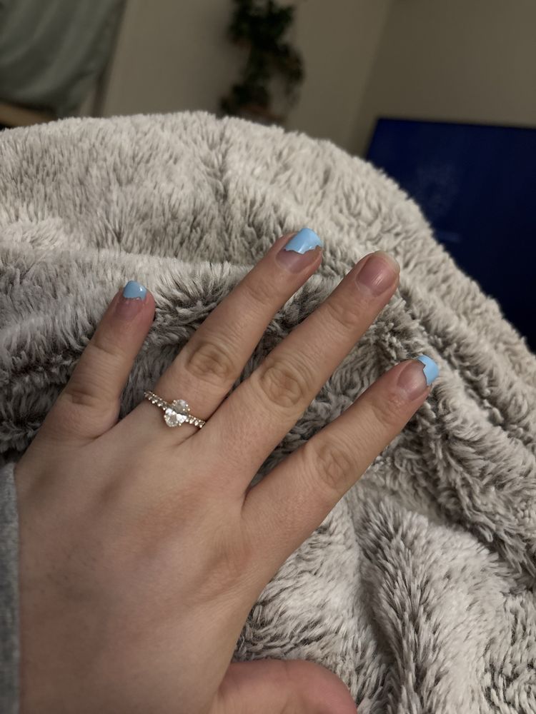 Lv Nails Image