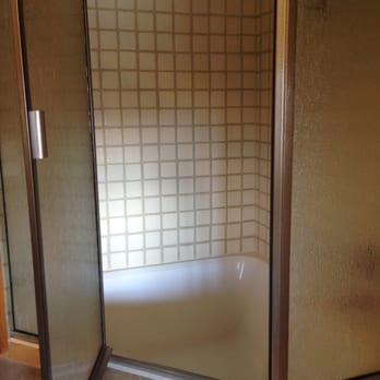 Mount Bachelor Village Resort - HUGE shower. Didn't check out the jacuzzi. - Hotels Near Me - Bend, Oregon Mount Bachelor Village Resort - HUGE shower. Didn't check out the jacuzzi. - Hotels Near Me - Bend, Oregon