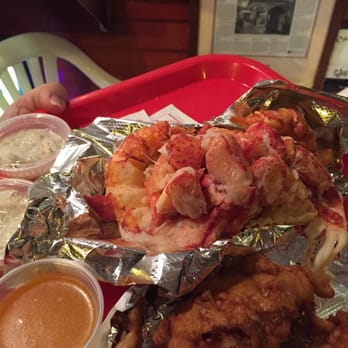 Red's Eats - Monstrous lobster roll - Seafood Near Me - Wiscasset, Maine Red's Eats - Monstrous lobster roll - Seafood Near Me - Wiscasset, Maine