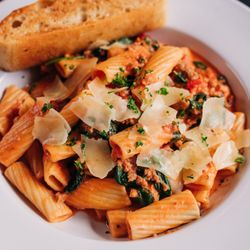 Gio's - Italian Sausage Rigatoni