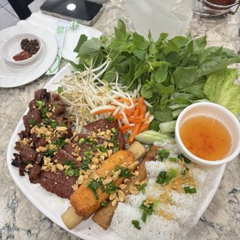 Pho Que Huong - Combination BBQ platter - Vietnamese Near Me - Honolulu, Hawaii Pho Que Huong - Combination BBQ platter - Vietnamese Near Me - Honolulu, Hawaii