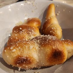 Fiore II Restaurant - Garlic knots.