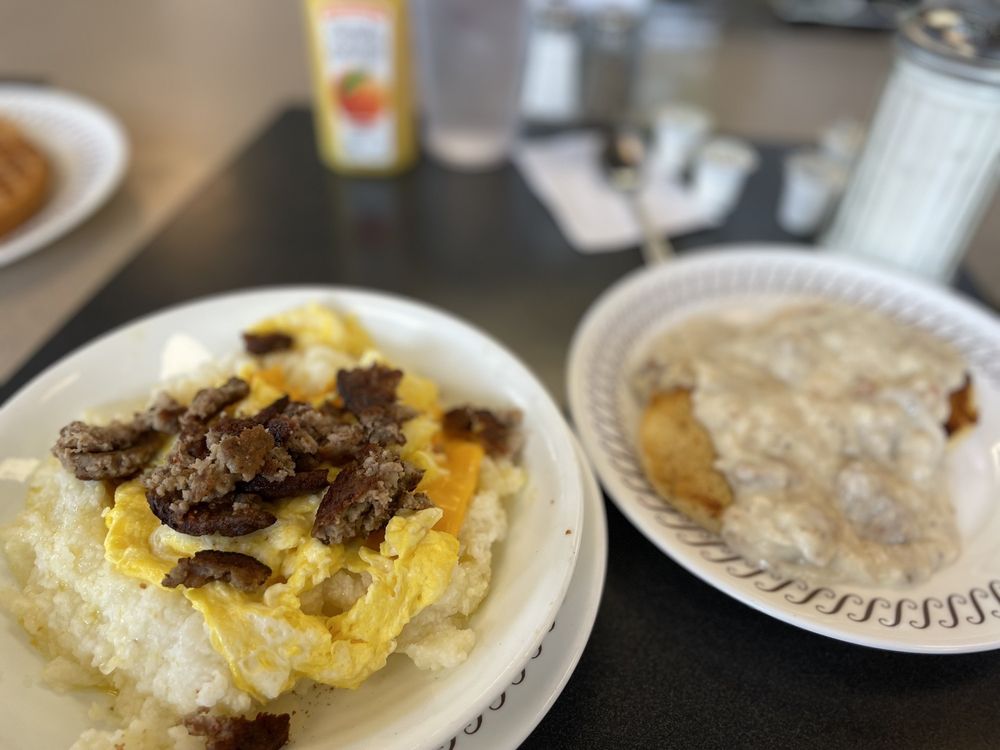 WAFFLE HOUSE JACKSONVILLE Updated July 2024 69 Photos & 61 Reviews 1072 Airport Rd