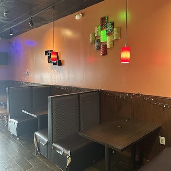 Reunion Asian Kitchen - Dining room - Chinese Near Me - Pickerington, Ohio