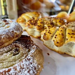 Mona’s French Cafe