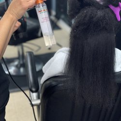 Dominican Innovation Hair Salon - Blowout on Natural Hair