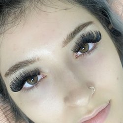 Face By Lexis - Here's my lashes!! She makes them look so effortless!!