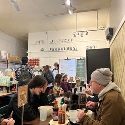 Lucky's Pho