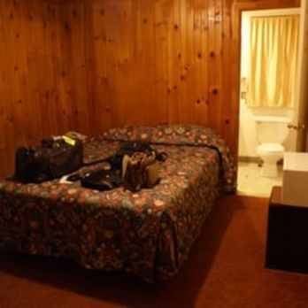 Lazy C Motor Lodge - Hotels Near Me - Denver, Colorado Lazy C Motor Lodge - Hotels Near Me - Denver, Colorado