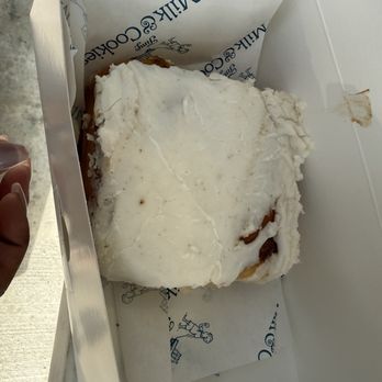 Tiny's Milk & Cookies - Cinnamon roll - Coffee & Tea Near Me - Houston, Texas