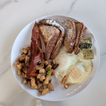 Crust Kitchen - Eggs and french toast with country potatoes - Pizza Near Me - San Diego, California Crust Kitchen - Eggs and french toast with country potatoes - Pizza Near Me - San Diego, California