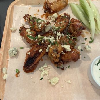 Sol House Tavern - Wings - Cocktail Bars Near Me - Middletown, Connecticut