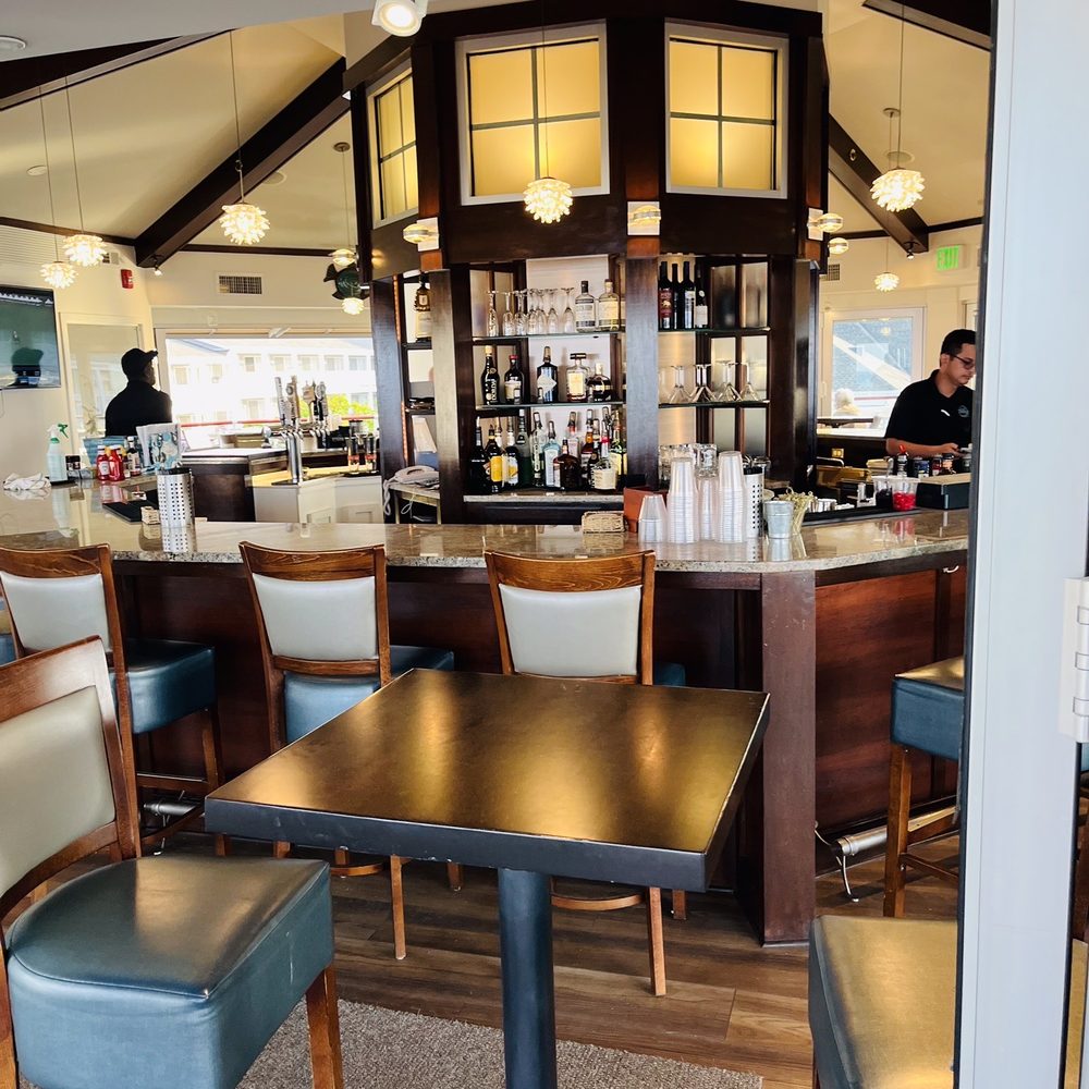 Surf Point 360 - the bar and dining area - Seafood Near Me - Ogunquit, Maine Surf Point 360 - the bar and dining area - Seafood Near Me - Ogunquit, Maine