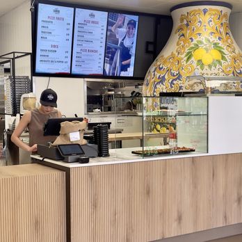 Signora Pizza - Counter, menu and gorgeous pizza oven! - Food Trucks Near Me - Las Vegas, Nevada
