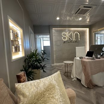 Skin Kahala - The gorgeous entry - Medical Spas Near Me - Honolulu, Hawaii Skin Kahala - The gorgeous entry - Medical Spas Near Me - Honolulu, Hawaii
