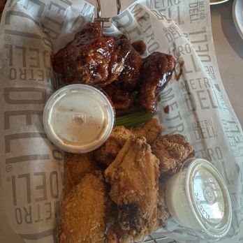 Storming Crab - Bbq / Lemon pepper Chicken Wings (12) - Seafood Near Me - Louisville, Kentucky