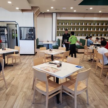 Tim Ho Wan - Empty seats with 30-50 people on the waiting list. - Dim Sum Near Me - Irvine, California