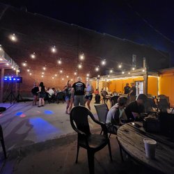 Garrison's Pub N Grub