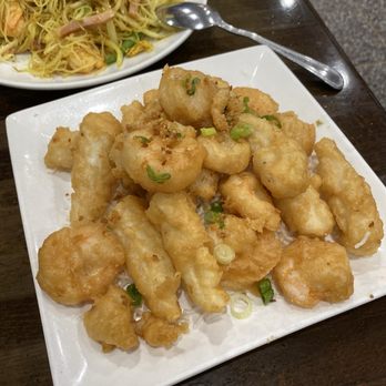 Shun Won Chinese Restaurant - Salt and Pepper trio of shrimp, scallops and squid - Cantonese Near Me - Flushing, New York Shun Won Chinese Restaurant - Salt and Pepper trio of shrimp, scallops and squid - Cantonese Near Me - Flushing, New York