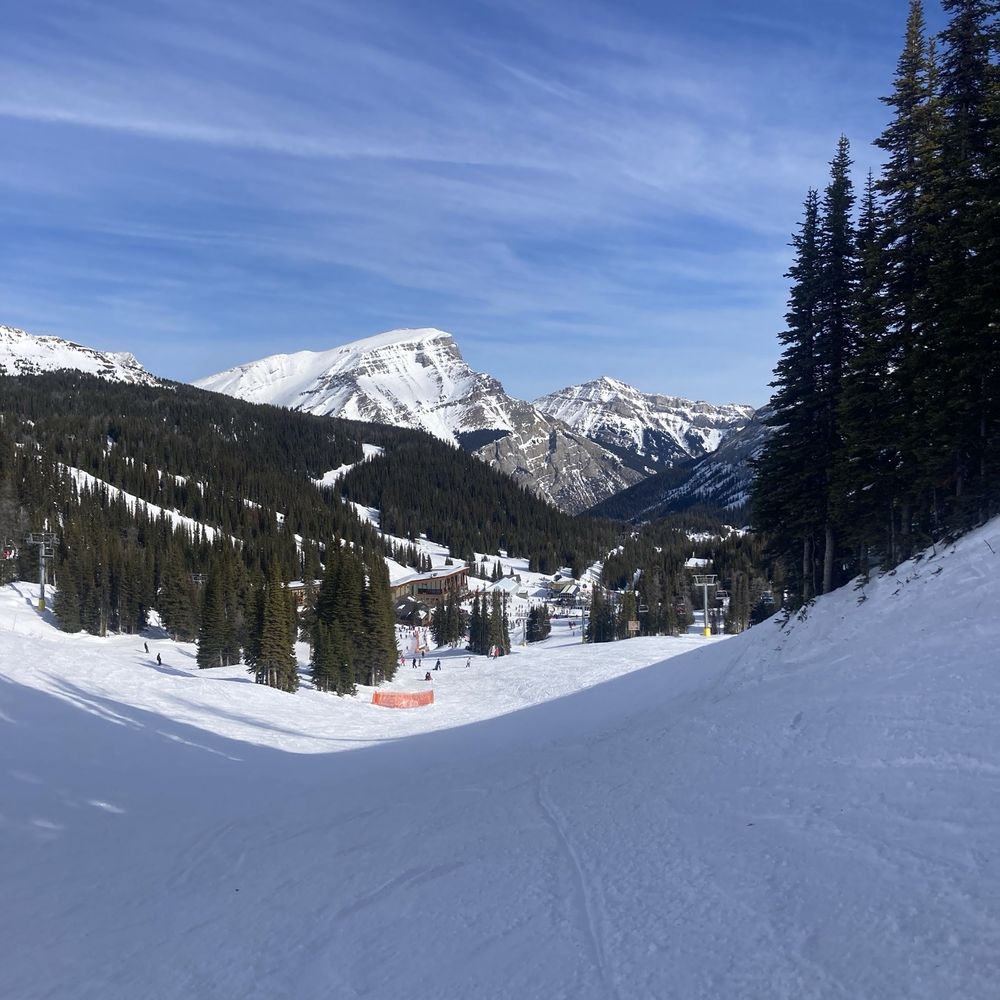 Sunshine Mountain Lodge - One of the runs - Ski Resorts Near Me - Banff, Alberta Sunshine Mountain Lodge - One of the runs - Ski Resorts Near Me - Banff, Alberta