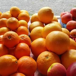 Lovely Ladies / Fruit Stand - Fruit stand in the spring and summer