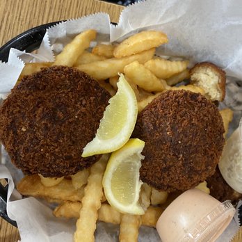 Safe Harbor Seafood - Crab cakes and fries - Seafood Near Me - Jacksonville, Florida