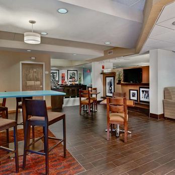 Hampton Inn Milwaukee-Northwest - Reception - Hotels Near Me - Milwaukee, Wisconsin Hampton Inn Milwaukee-Northwest - Reception - Hotels Near Me - Milwaukee, Wisconsin