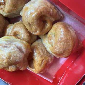 Vicky Bakery - Cangrejitos drenched in syrup - Bakeries Near Me - Miami, Florida Vicky Bakery - Cangrejitos drenched in syrup - Bakeries Near Me - Miami, Florida
