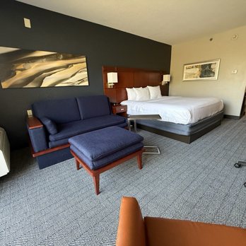 Courtyard by Marriott Bradenton Sarasota/Riverfront - Our room - Hotels Near Me - Bradenton, Florida Courtyard by Marriott Bradenton Sarasota/Riverfront - Our room - Hotels Near Me - Bradenton, Florida
