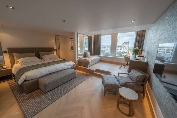 Royal Garden Hotel by null