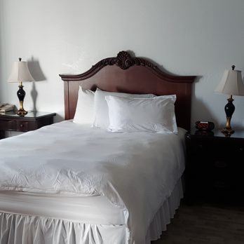 Bay Meadows Resort - bedroom - Resorts Near Me - Big Bear Lake, California Bay Meadows Resort - bedroom - Resorts Near Me - Big Bear Lake, California