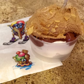 Cremeria Santo Stefano - How cute are those napkins! - Ice Cream & Frozen Yogurt Near Me - Bologna, BO Cremeria Santo Stefano - How cute are those napkins! - Ice Cream & Frozen Yogurt Near Me - Bologna, BO