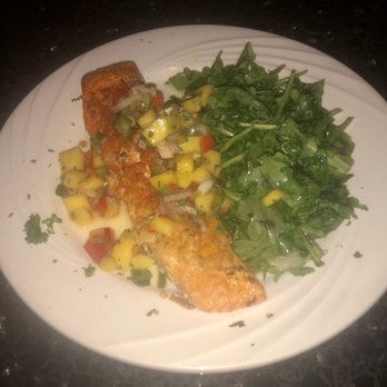 Villari's Lakeside - encrusted salmon small plate - excellent - Italian Near Me - Sicklerville, New Jersey Villari's Lakeside - encrusted salmon small plate - excellent - Italian Near Me - Sicklerville, New Jersey