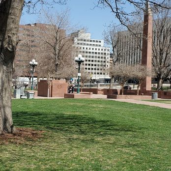 Lincoln Veterans Memorial Park - Fallen Heroes Memorial and Veterans Monument - Parks Near Me - Denver, Colorado