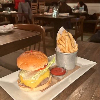 The Pomeroy - Pomeroy Burger - New American Near Me - Astoria, New York