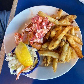 Boston Sail Loft - New England Lobster Roll - Bars Near Me - Boston, Massachusetts