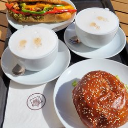 BrotHaus - Heißer Hahn und Bertl mit 2 Xl Cappuccino... Yummy