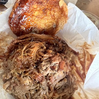 Harris BBQ - Pulled pork bbq sandwich - Barbeque Near Me - Coalinga, California Harris BBQ - Pulled pork bbq sandwich - Barbeque Near Me - Coalinga, California