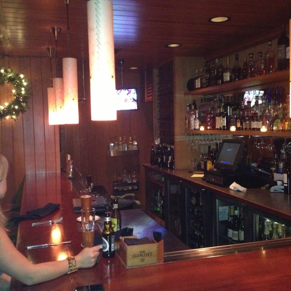 Cafe Maxx - View of the bar. - Seafood Near Me - Pompano Beach, Florida