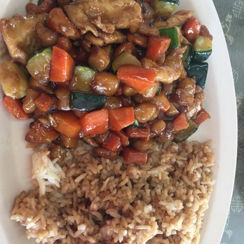 Uncle Chien's Chinese and Thai Restaurant - Cashew chicken - Chinese Near Me - Lubbock, Texas Uncle Chien's Chinese and Thai Restaurant - Cashew chicken - Chinese Near Me - Lubbock, Texas