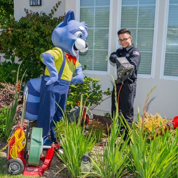 Rooter Solutions Plumbers - Let our experienced Division Managers give you a free diagnosis of your drain system. Here we are showing Moe how his drains are doing. - Plumbing Near Me - Ventura, California