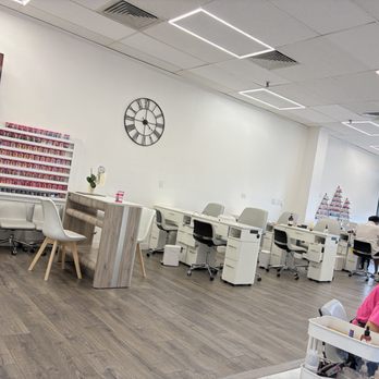 Lumina Nail Spa - Nail Salons Near Me - Denver, Colorado