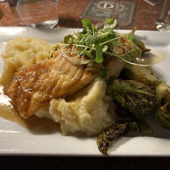 D4 Irish Pub & Cafe - Bourbon Glazed Salmon - Irish Pub Near Me - Chicago, Illinois