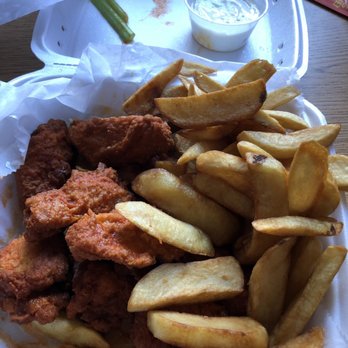 Albie's Place - chicken wings (10 pc) steak fries - Breakfast & Brunch Near Me - Kingston, Rhode Island