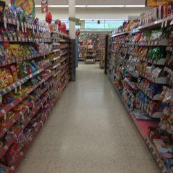 Walgreens - Milford Walgreens -- Papelian Shopping Center : 91 Prospect Street / Route 140, Milford Interior