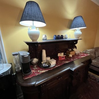 A Cambridge House Inn - Coffee & tea bar - Bed & Breakfast Near Me - Cambridge, Massachusetts A Cambridge House Inn - Coffee & tea bar - Bed & Breakfast Near Me - Cambridge, Massachusetts
