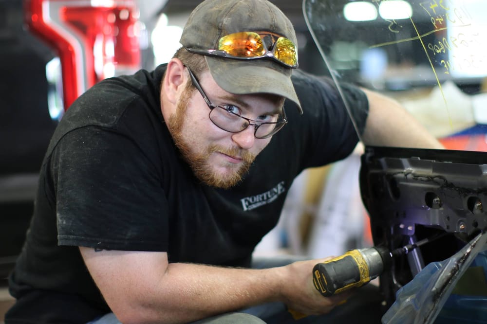 CALIBER COLLISION 18 Photos 922 Versailles Rd, Frankfort, Kentucky