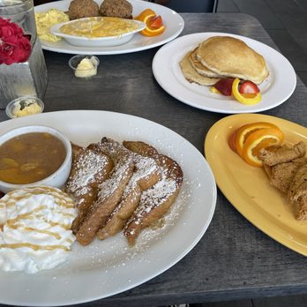 Flavor Table - Peach cobbler French toast, catfish, pancakes, salmon croquettes, cheesy grits, and eggs - Cajun/Creole Near Me - Los Angeles, California